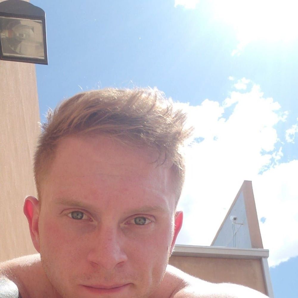 Meet your Posher, Casey